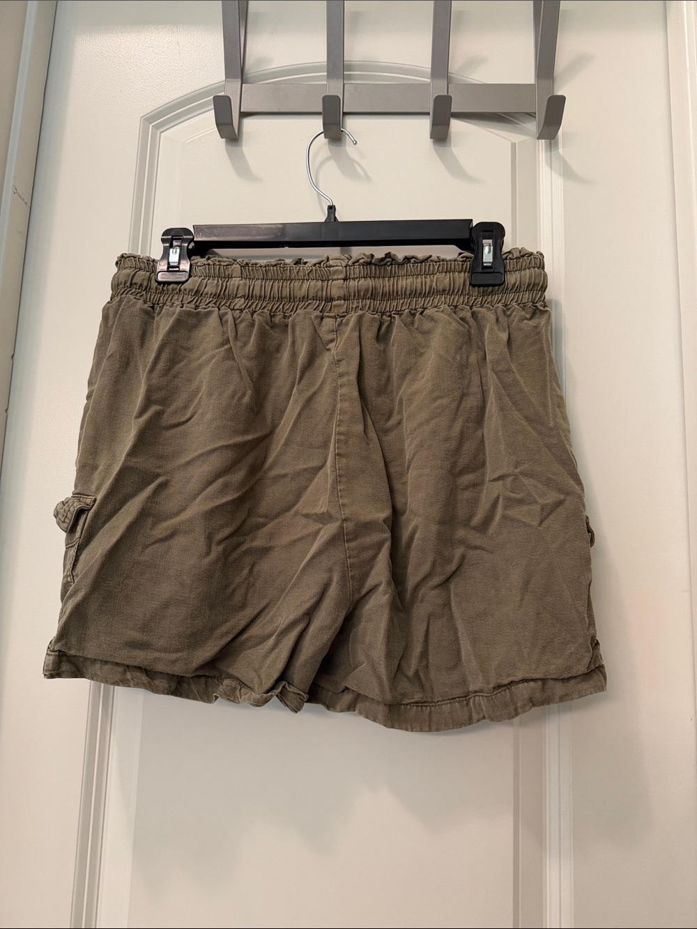 Thread & Supply Olive Green Women’s Shorts - Picture 2 of 4
